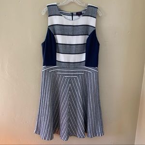NYDJ Blue & White Sleeveless Striped Dress Style S7R0985, Size 16